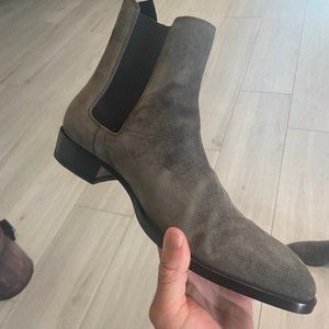 SAINT LAURENT Wyatt Suede Chelsea Boots (Mens EUR 40 / US 7)